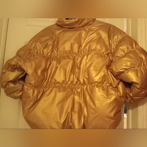 Nike women's gold parka in size medium - Picture 2 of 4
